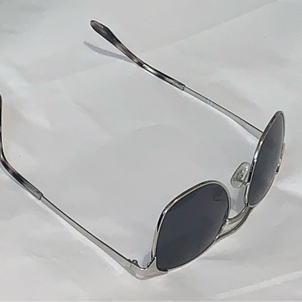 Ray-Ban Classic Metal Frame 
 Sunglasses with Case - Picture 6 of 16